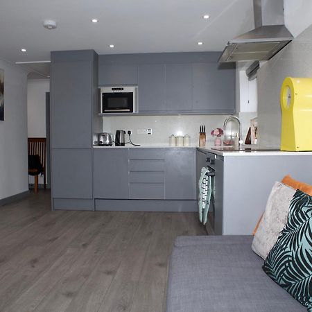 Spacious Modern 2 Bed Flat In City Centre Reading Exterior foto